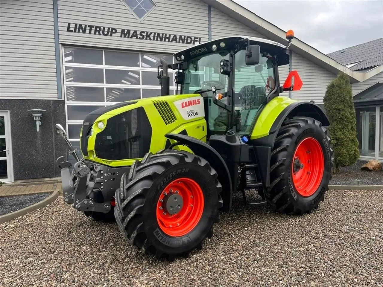 Billede 4 - CLAAS Axion 830 med frontlift og front PTO