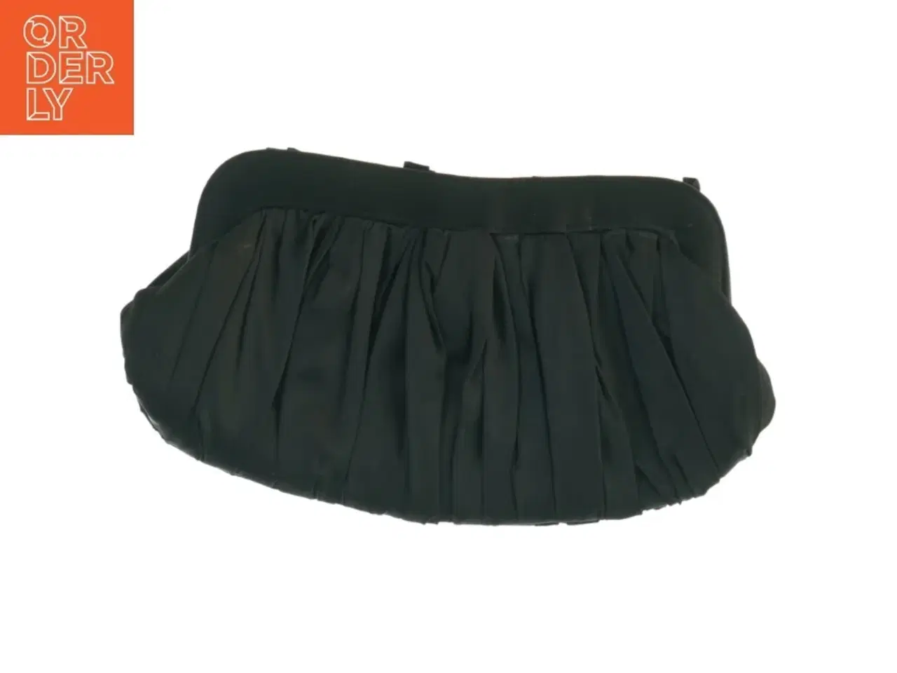 Billede 4 - Sort satin clutch med pynt (str. 26 x 13 cm)