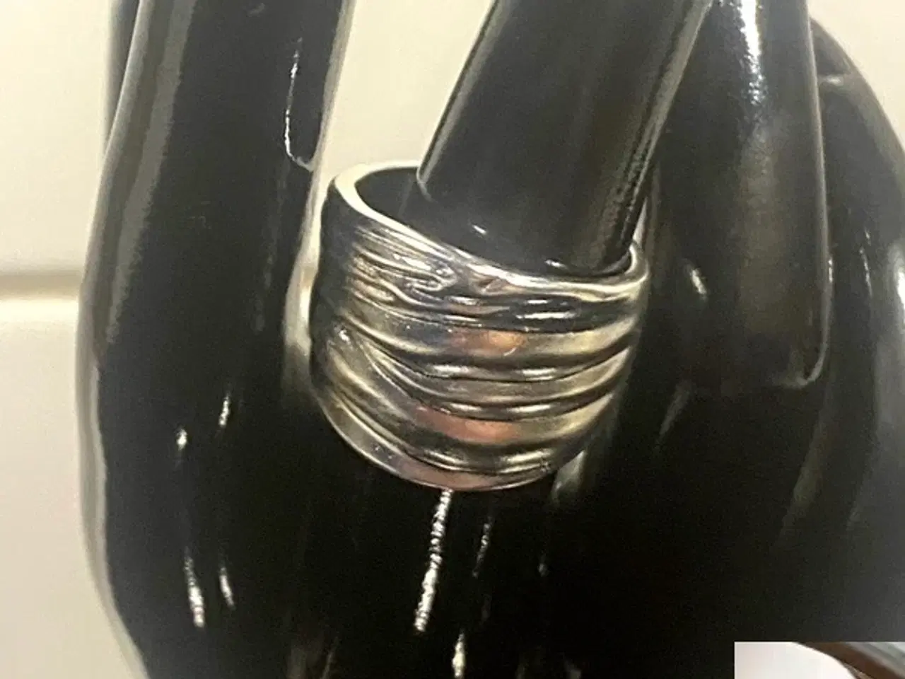 Billede 1 - * Sterlingsølv; Lækker fingerring