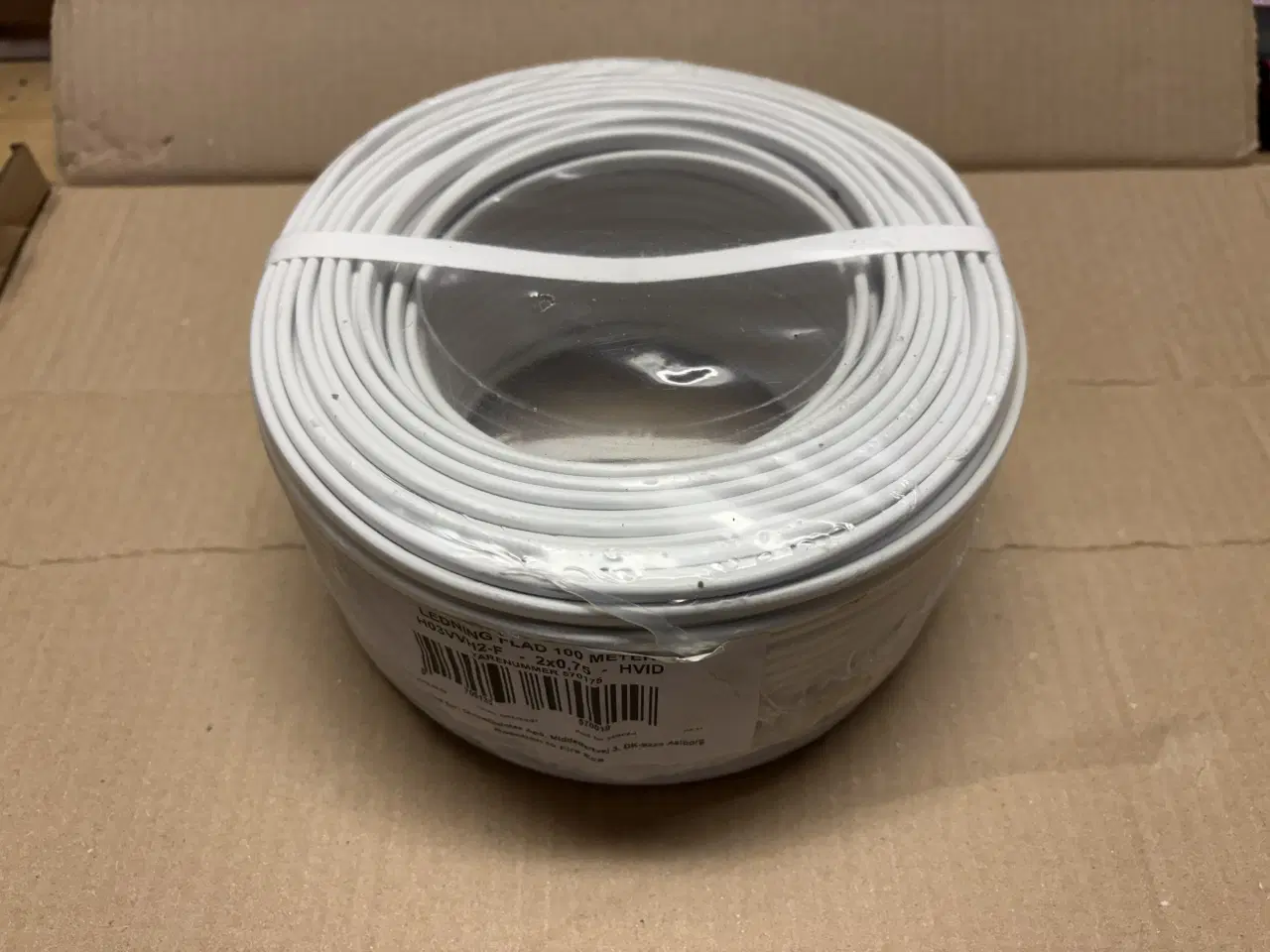 Billede 1 - 1 rulle ny hvid flad netledning