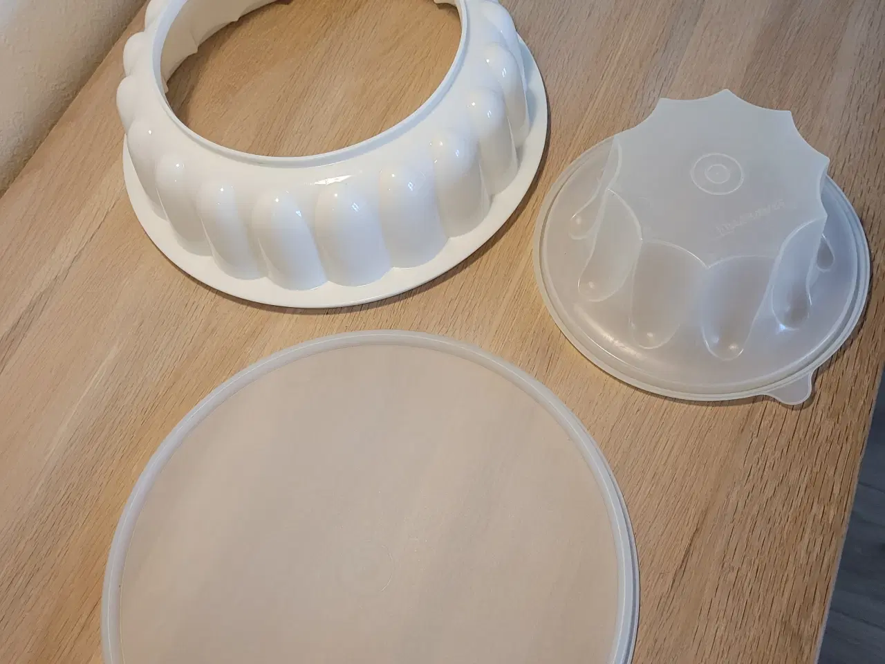 Billede 2 - Tupperware budding/ is form med låg