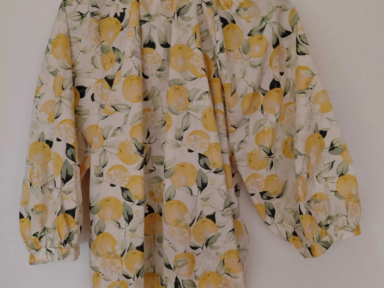 Billede 2 - Fin sommer bluse H&M str M