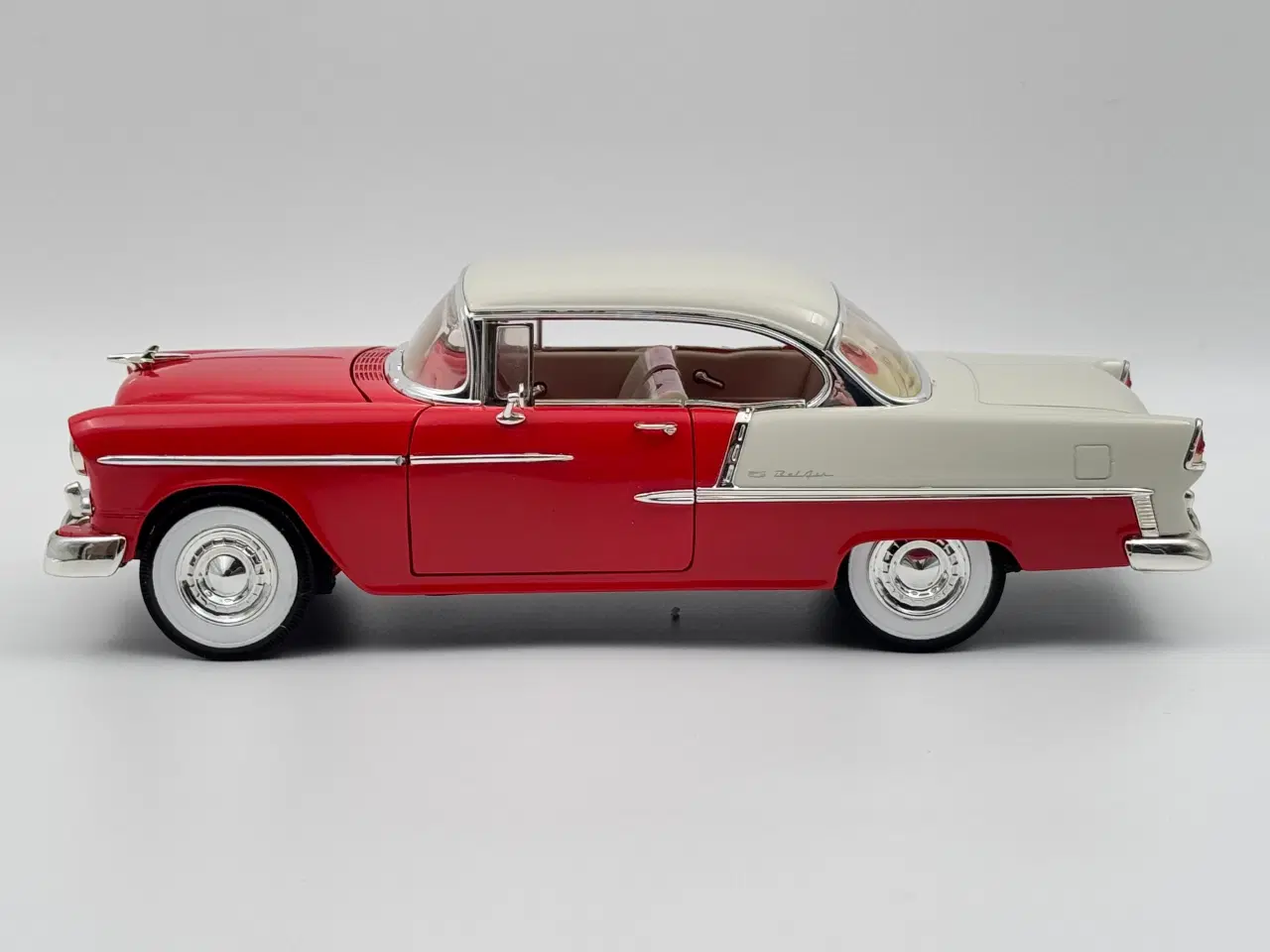 Billede 3 - 1955 Chevrolet Bel Air 1:18  Flot og detaljeret 