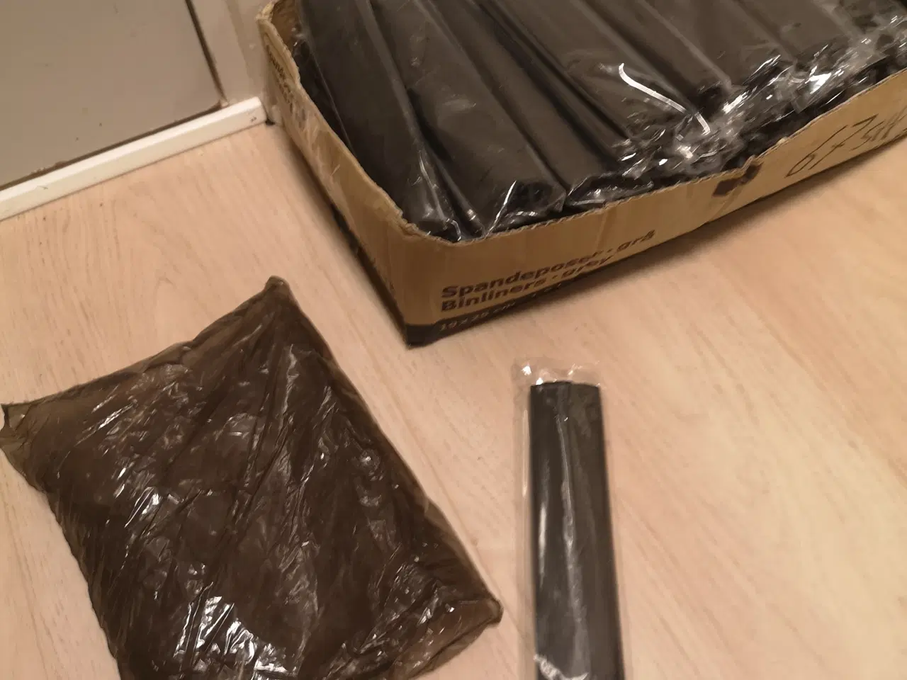 Billede 1 - Hundeposer 67 ruller 40 stk pr. ruller 19x25 cm 1.