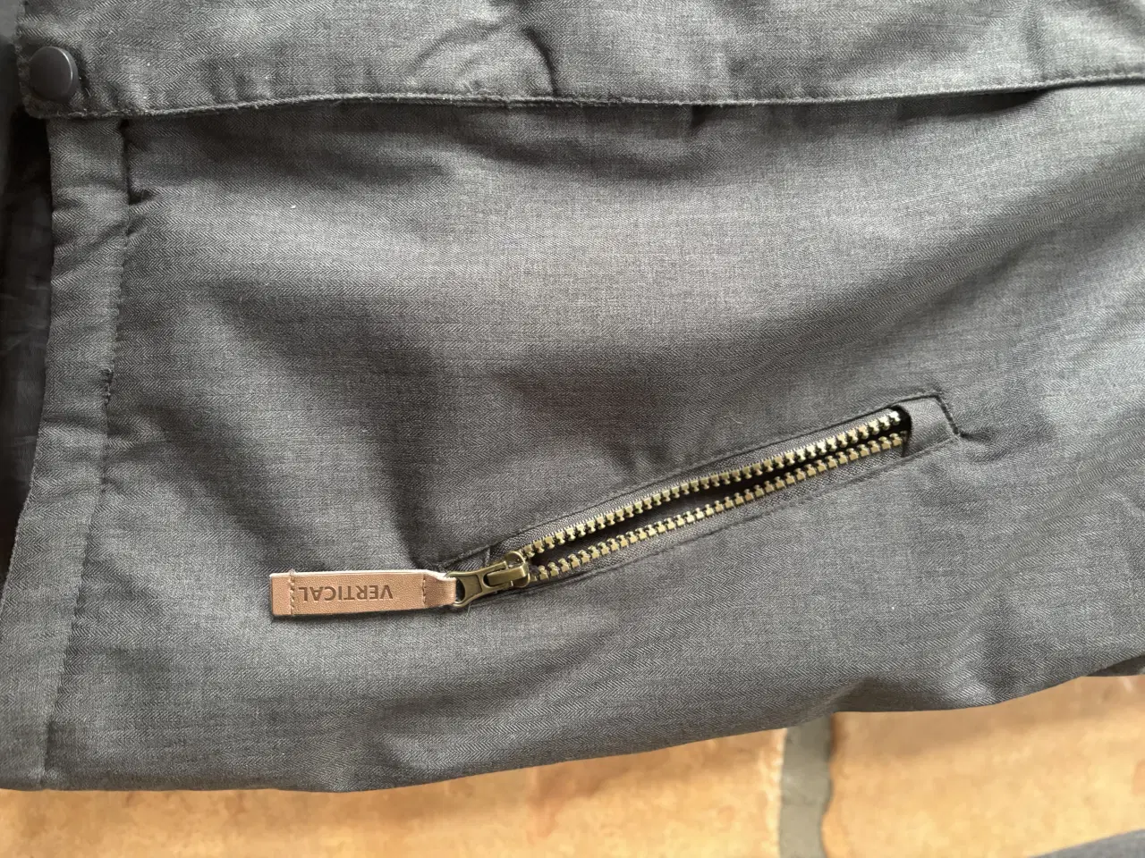 Billede 3 - Vertical vinterjakke til pige str 164 grå polyeste