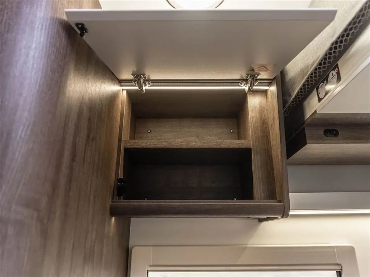 Billede 29 - 2025 - Benimar Tessoro 463 NK   Populær enkeltsengscamper