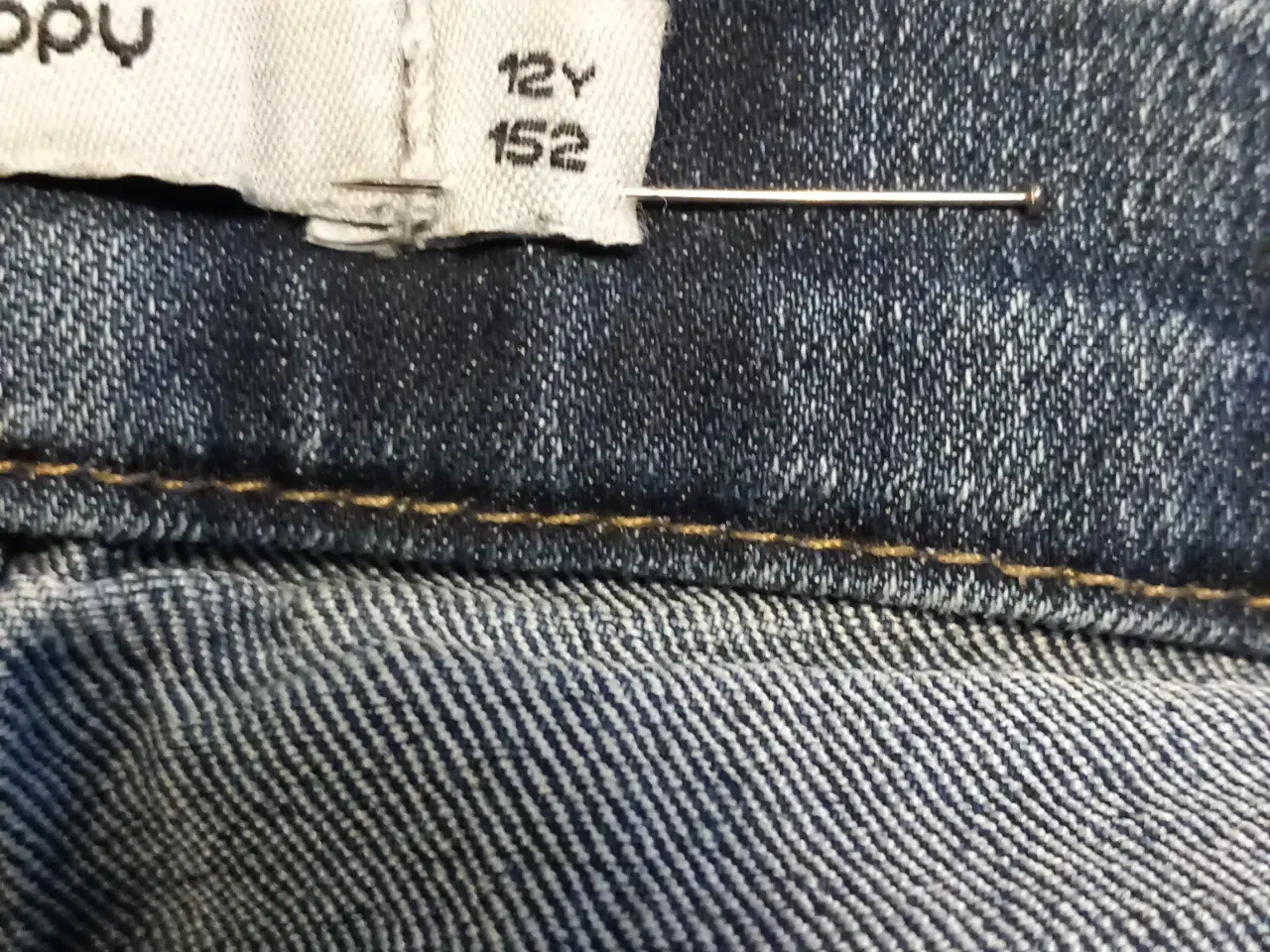 Billede 4 - Jeans str 152