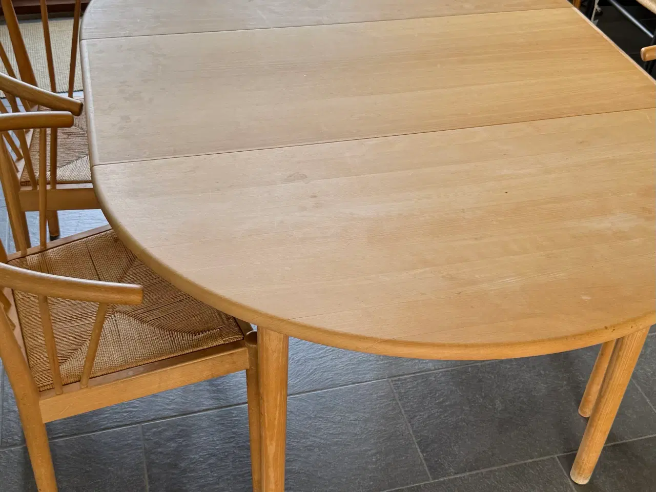 Billede 2 - Spisebord ø120 og 4 stole