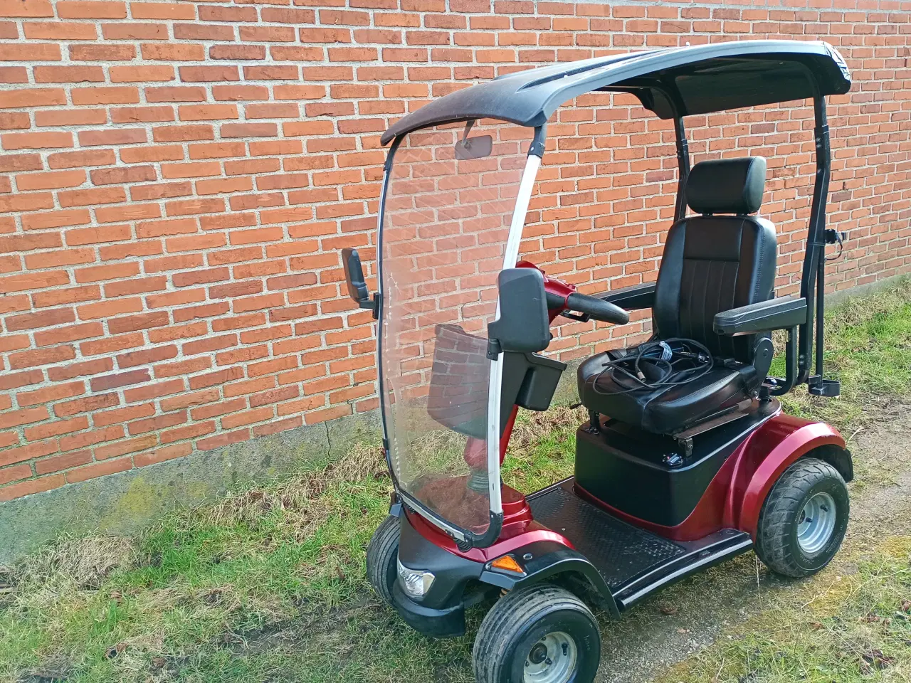 Billede 3 - Stor driftsikker 4-hjulet el-scooter med tag