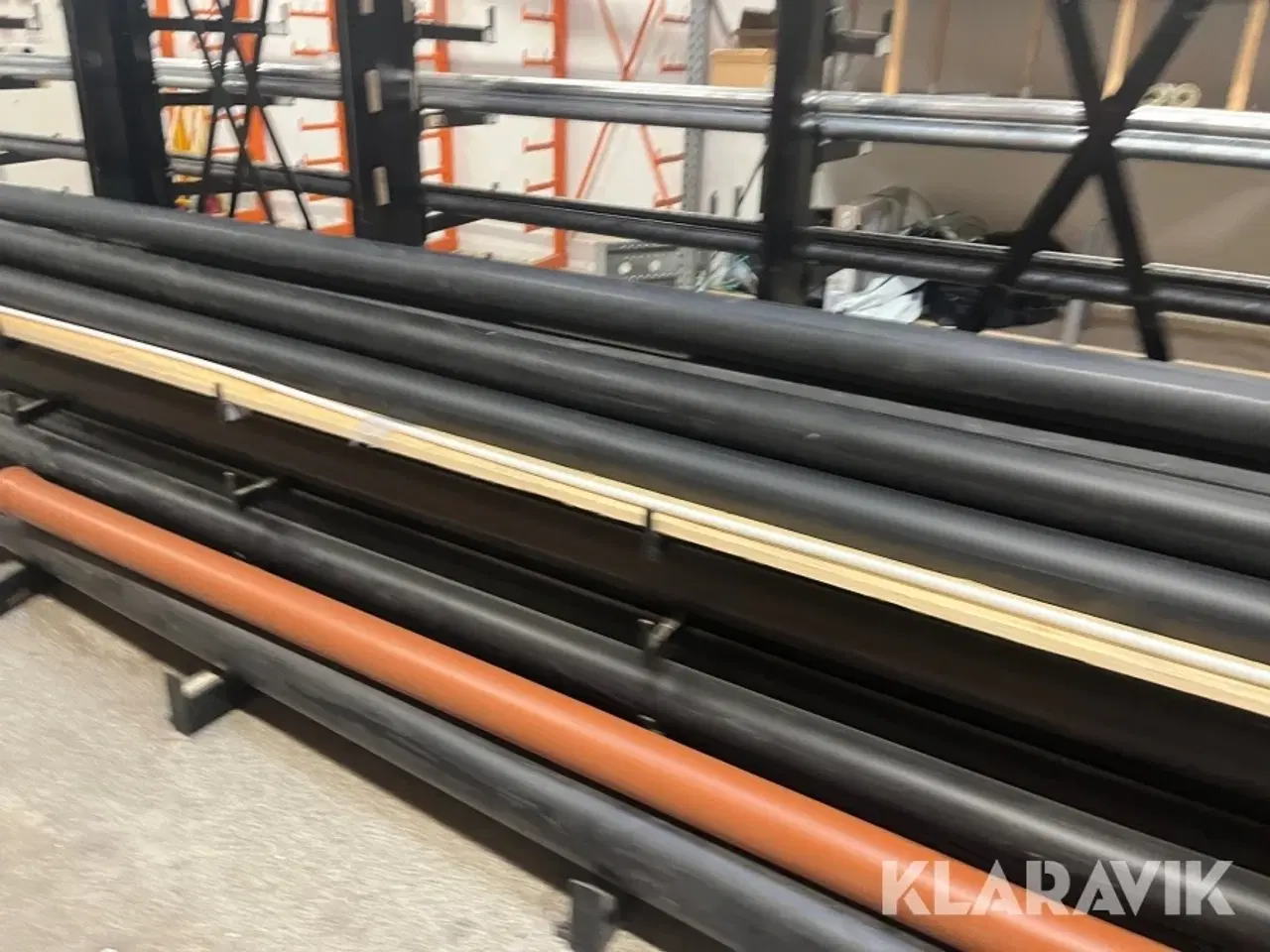 Billede 10 - Grenreol en række