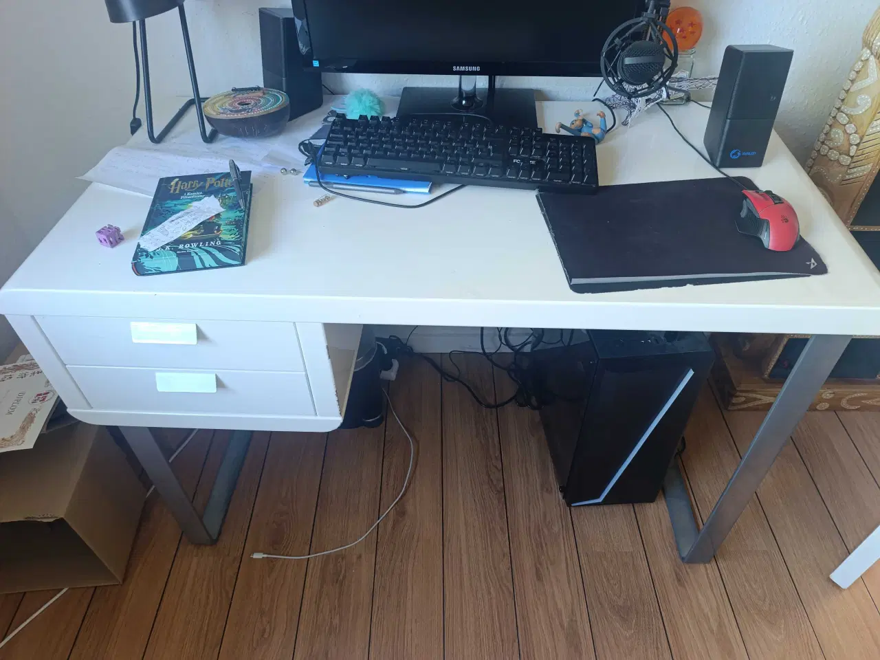 Billede 1 - Skrivebord 
