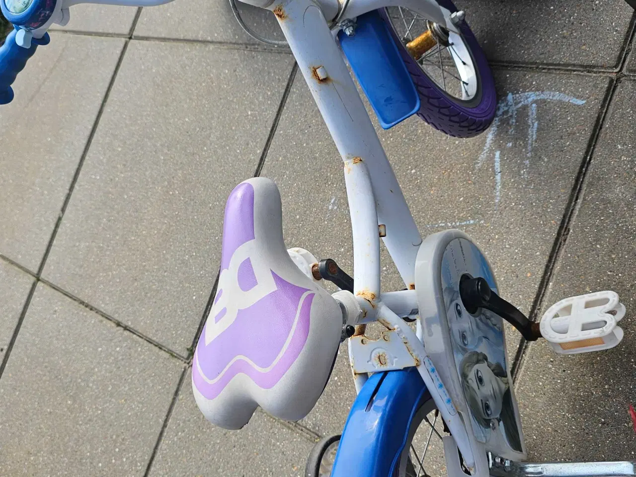 Billede 1 - Lærer cykel til pige