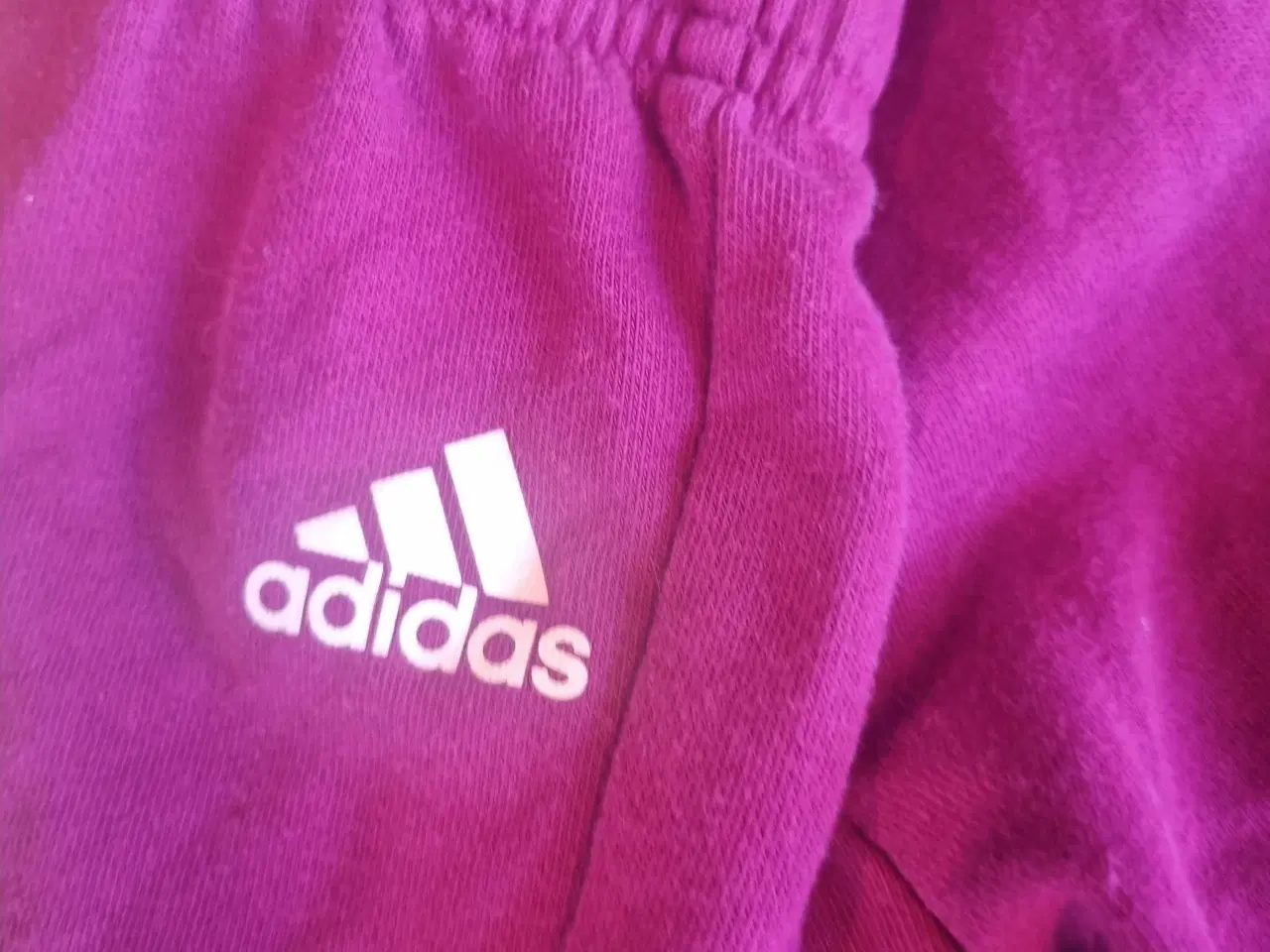 Billede 3 - Adidas sæt str 98