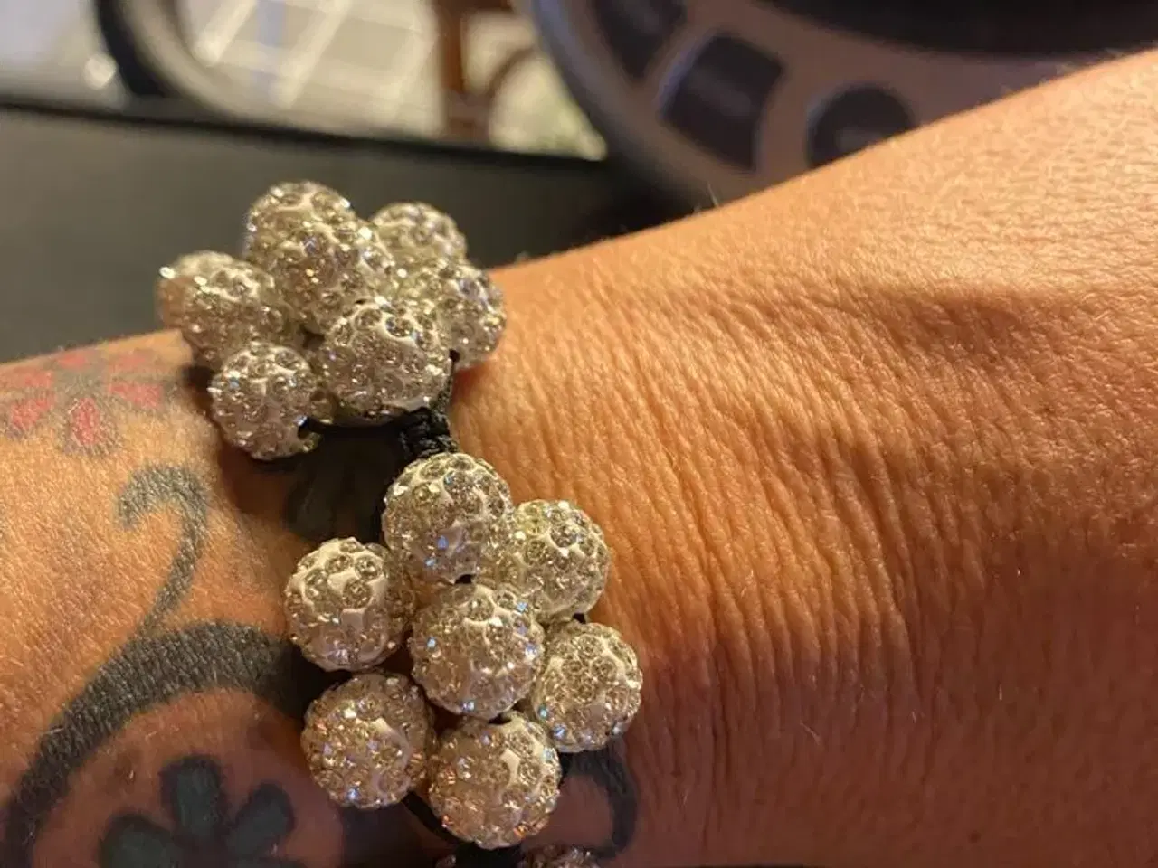 Billede 8 - Smukke nye knyttede blomsterarmbånd