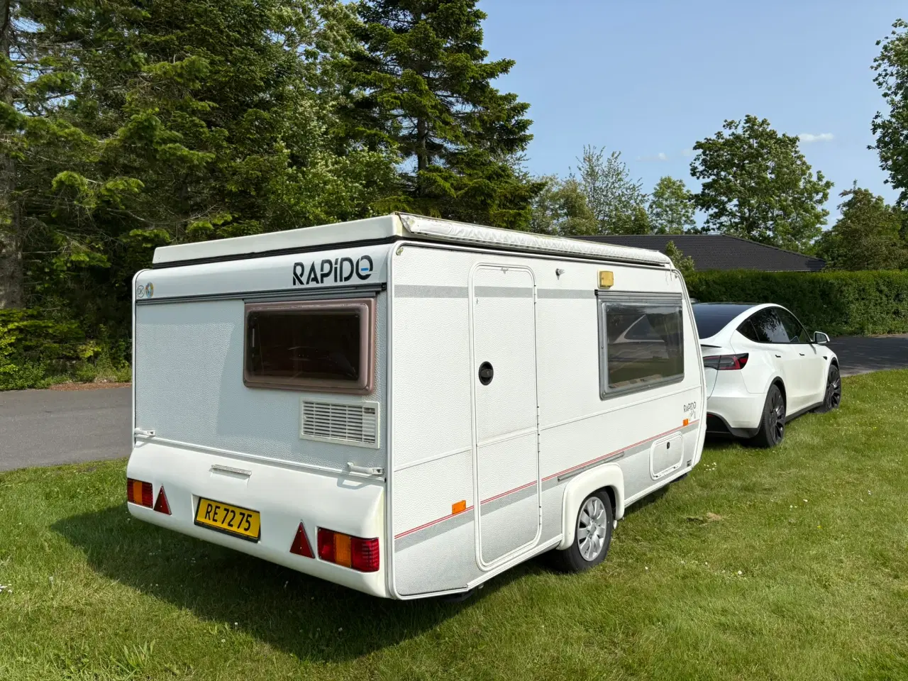 Billede 2 - Campingvogn med popup tag.