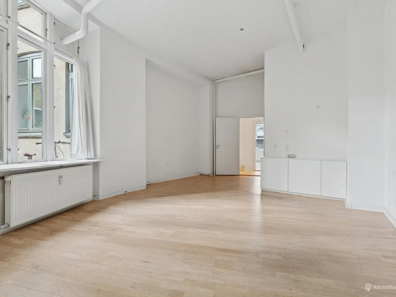 Billede 6 - Smukt højloftet kontor/showroom - med udsigt til havnepromenaden