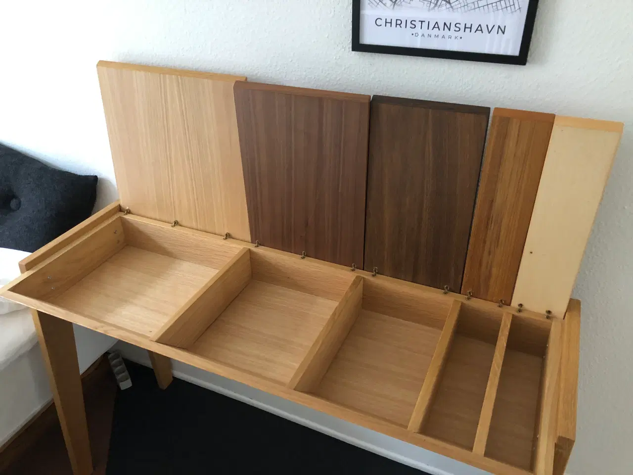 Billede 2 - Skrivebord / konsolbord med skuffer.