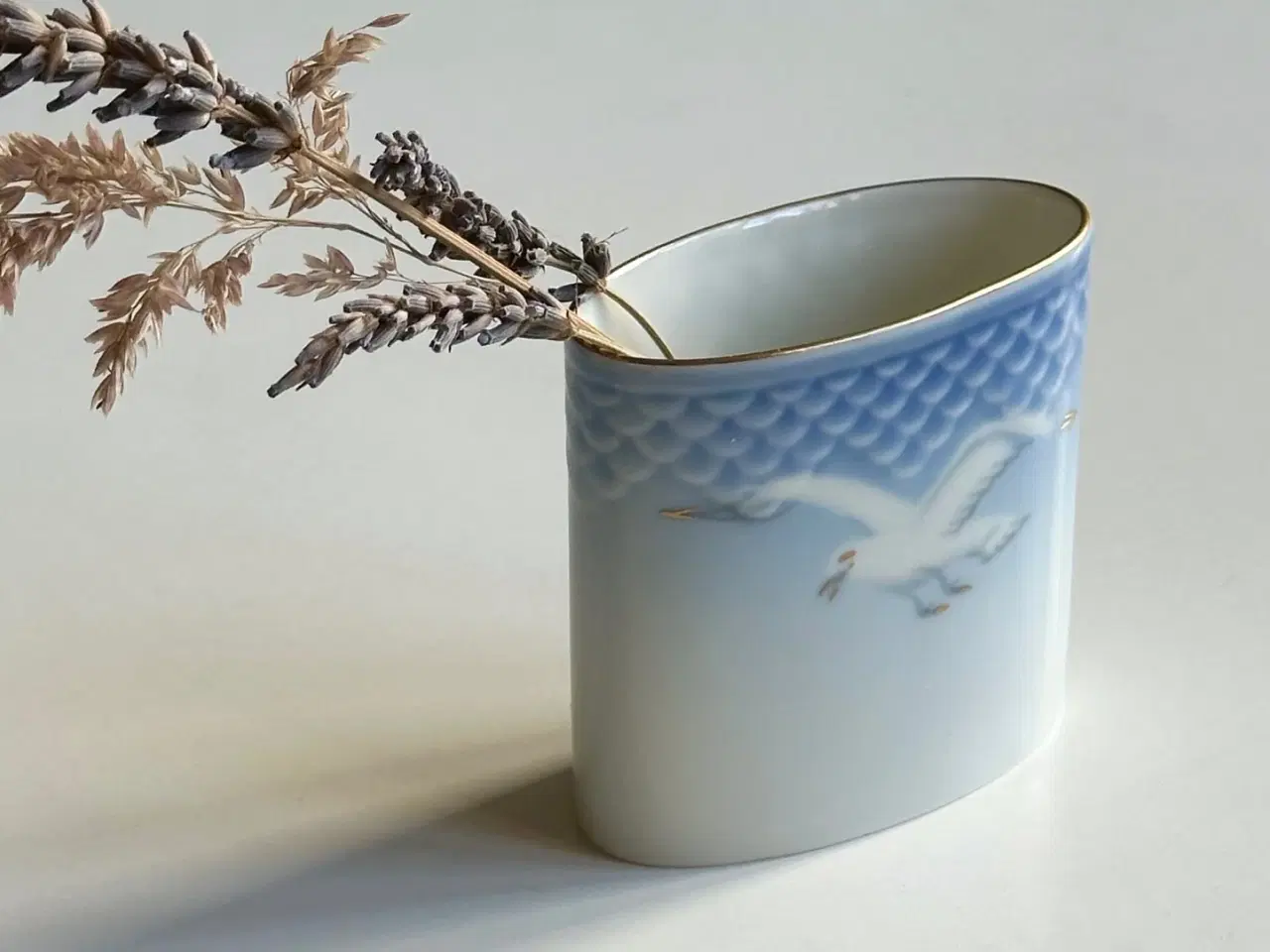 Billede 1 - Bing og Grøndahl, mågestel m guld, nr. 369