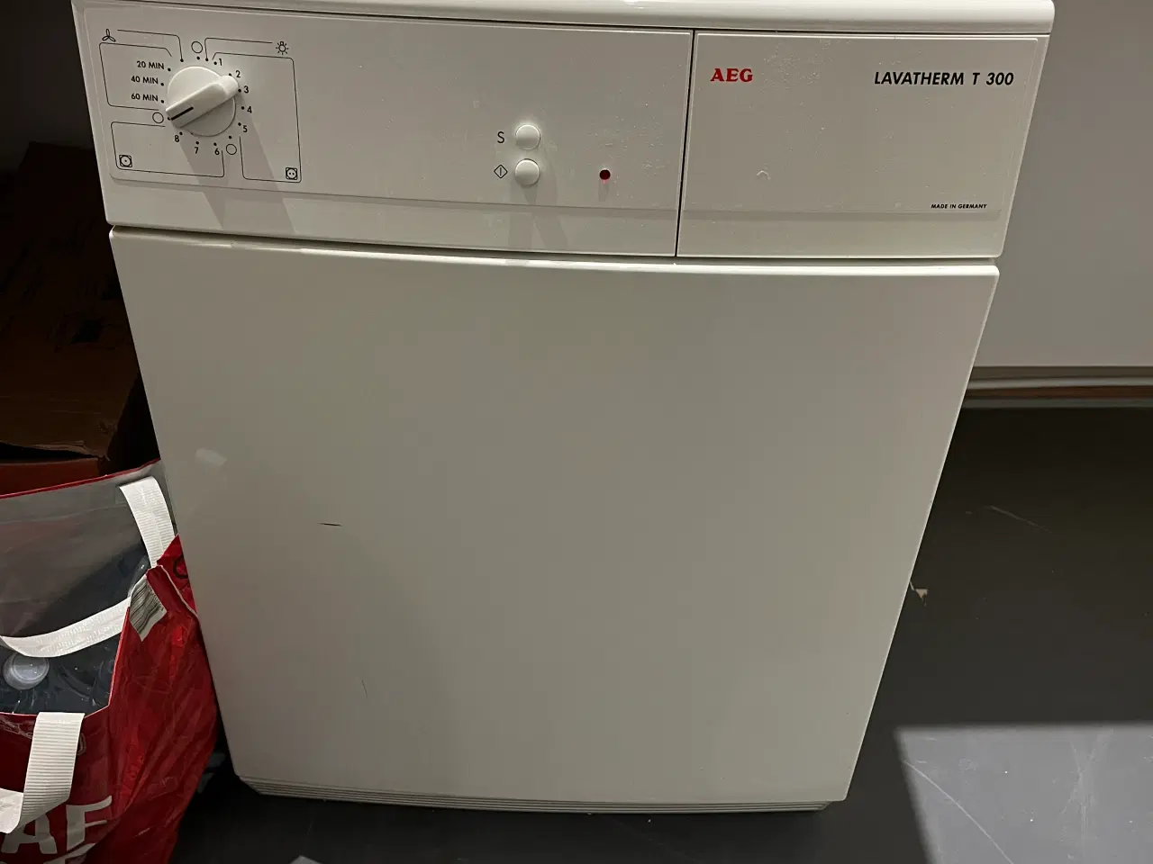 Billede 1 - AEG Tørretumbler aftræk