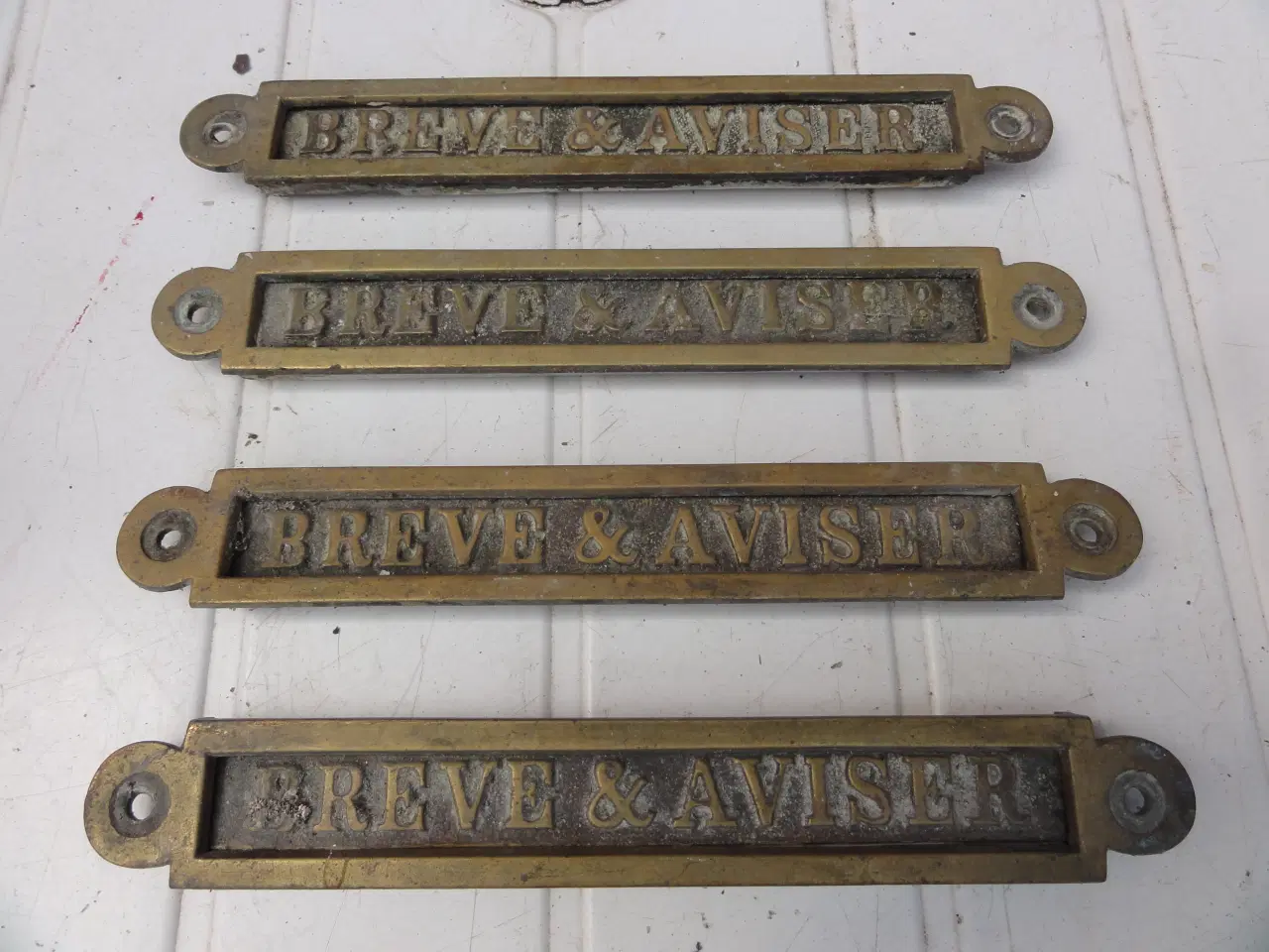 Billede 1 - Vintage Messingskilte - Breve & Aviser