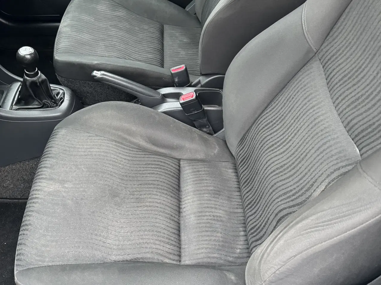 Billede 1 - Lille velkørende pendlerbil