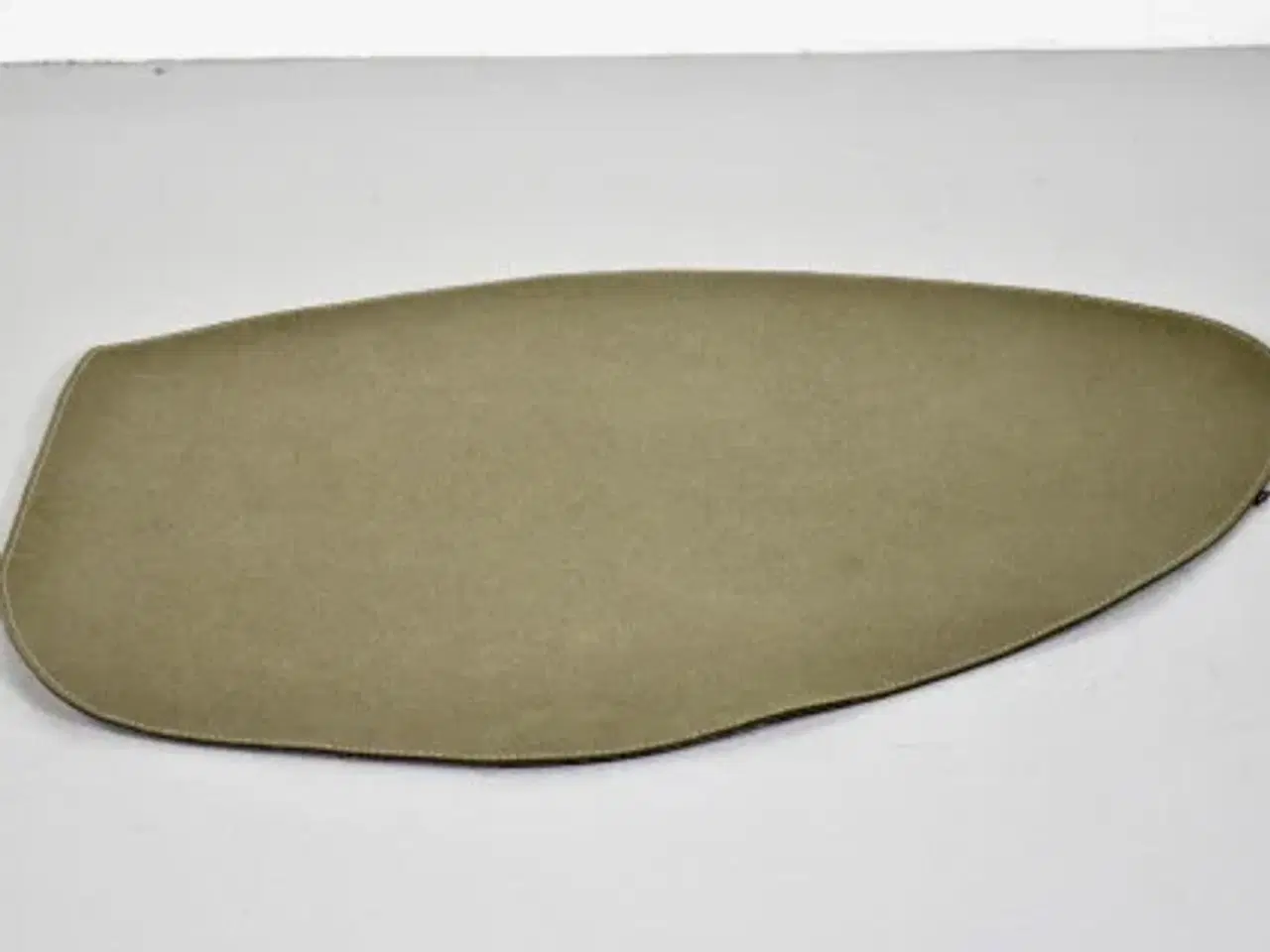 Billede 1 - Fraster pebble gulvtæppe i mørkegrønt filt
