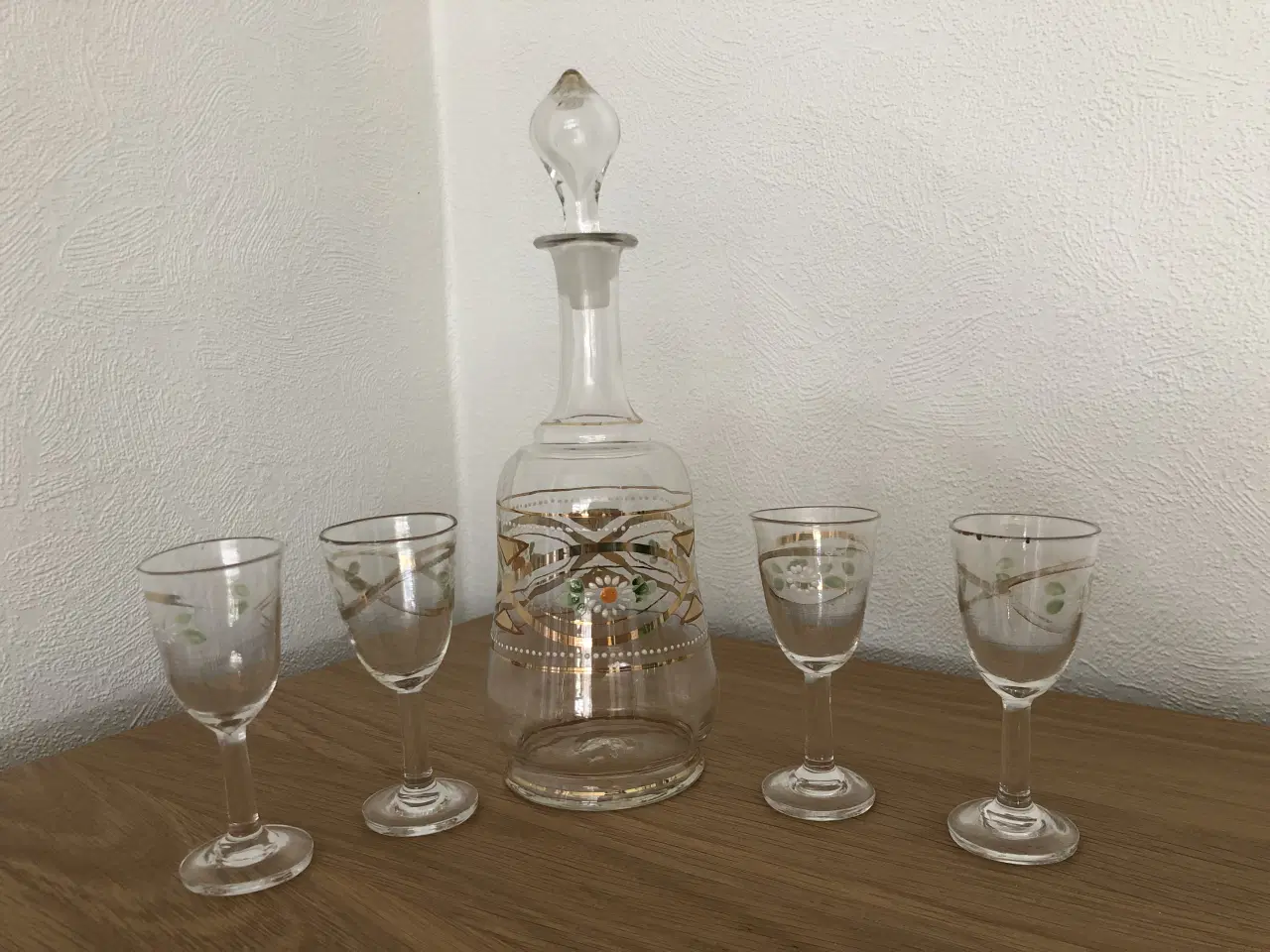 Billede 2 - Meget gl. karaffelsæt på spejlbakke