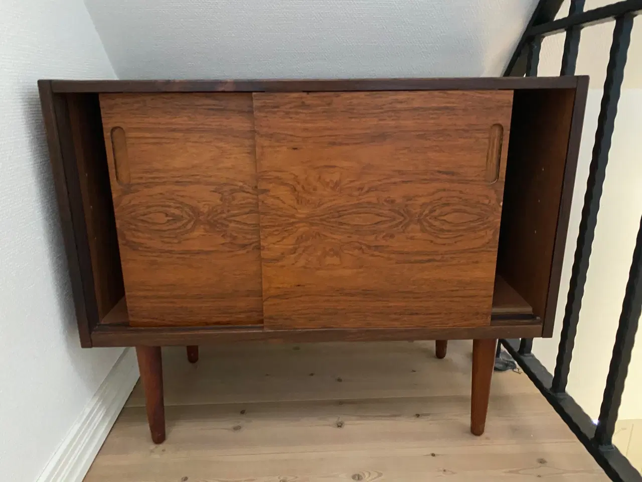 Billede 2 - Palisander skænk eller barskab