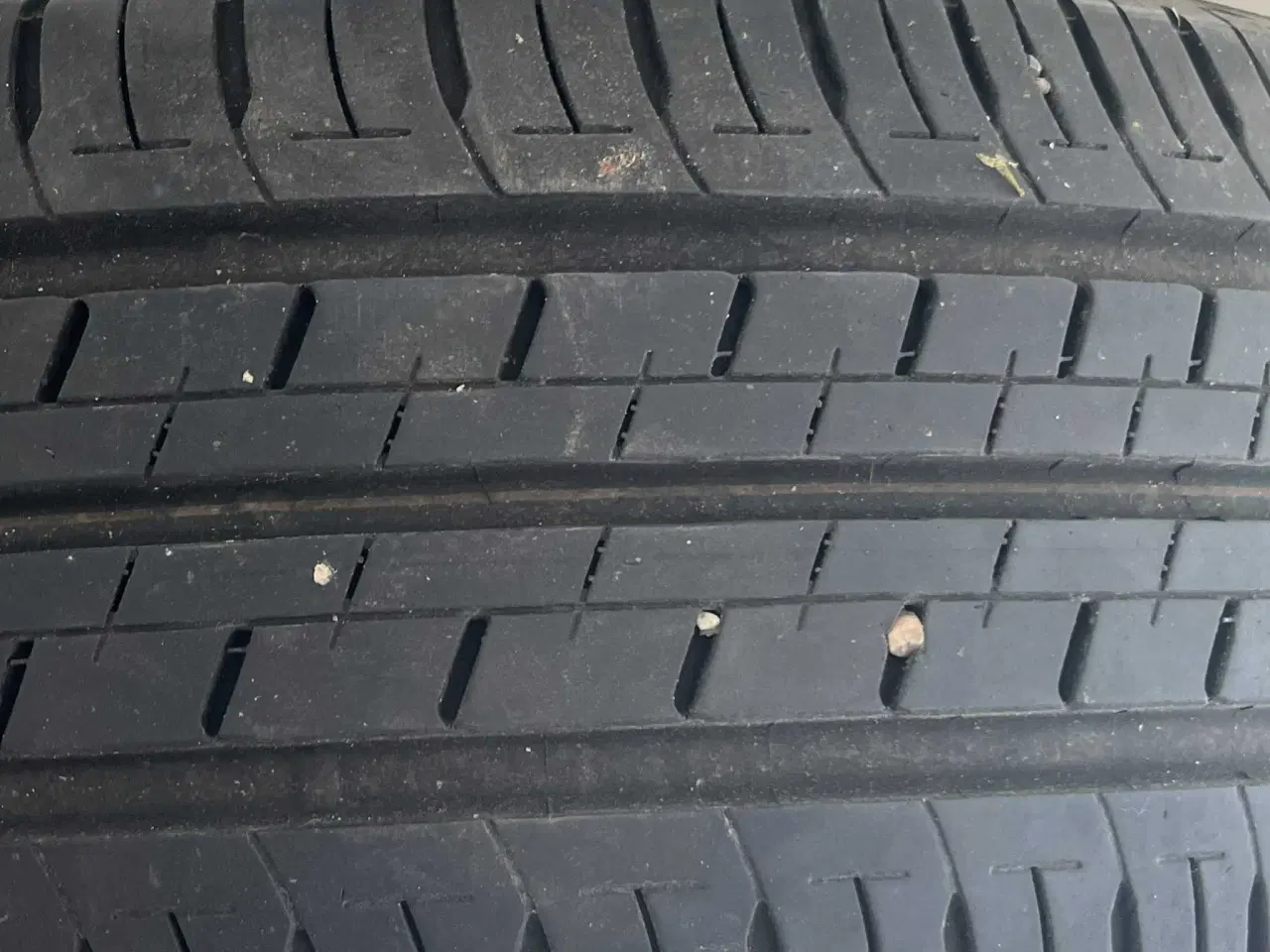 Billede 3 - Næsten nye dæk