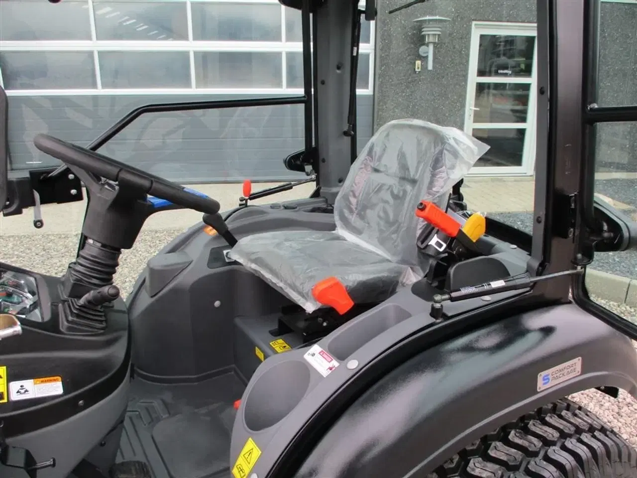 Billede 16 - Solis 26 HST med Frontlift & FrontPTO