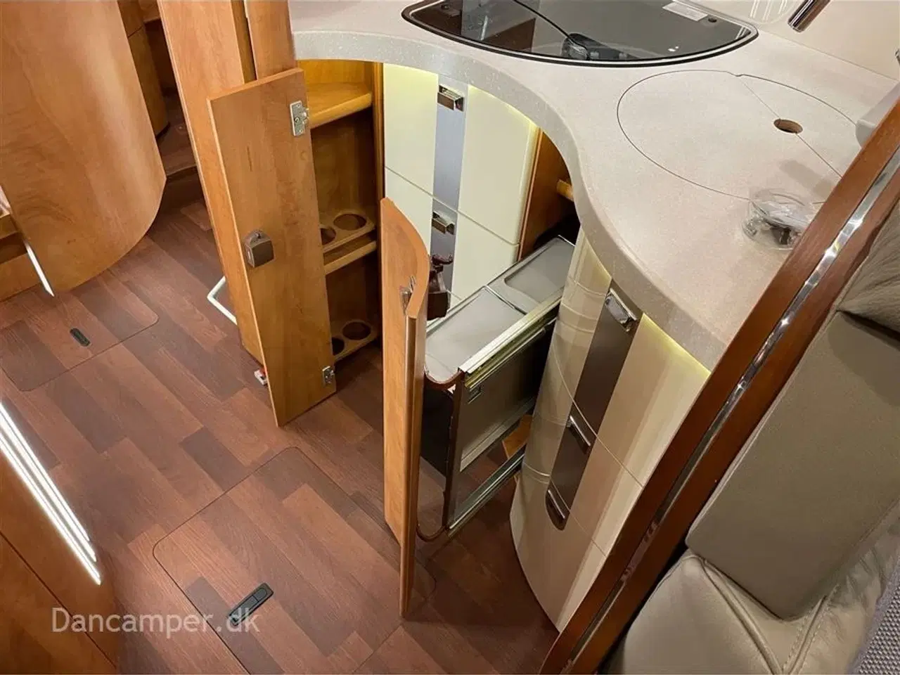 Billede 27 - 2017 - Carthago chic c line II   RESERVERET -Luxus autocamper med næsten alt i udstyr, kun kørt 39.500 km  - Kommissionsalg