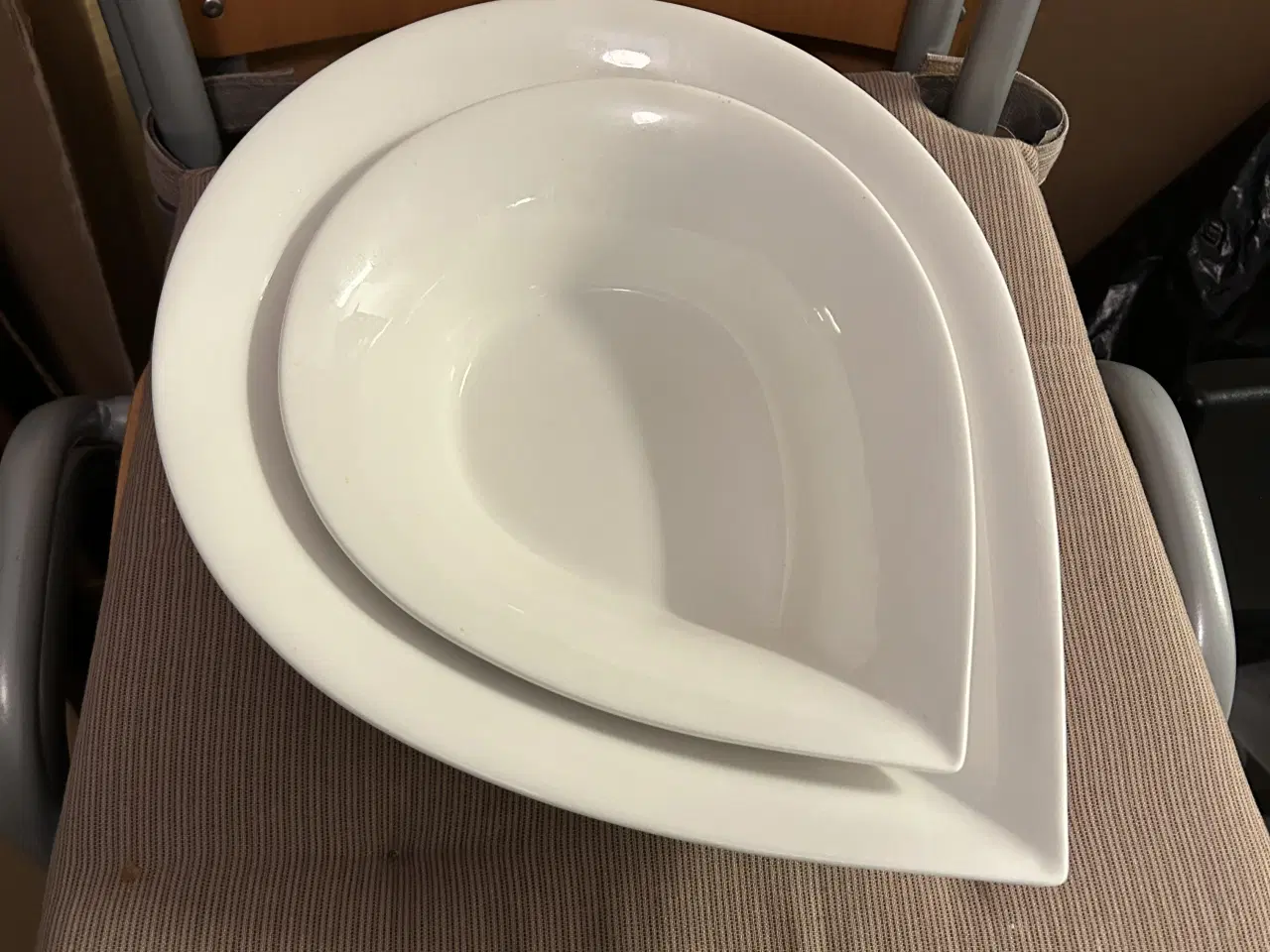 Billede 2 - Bladformede porcelæns skåle