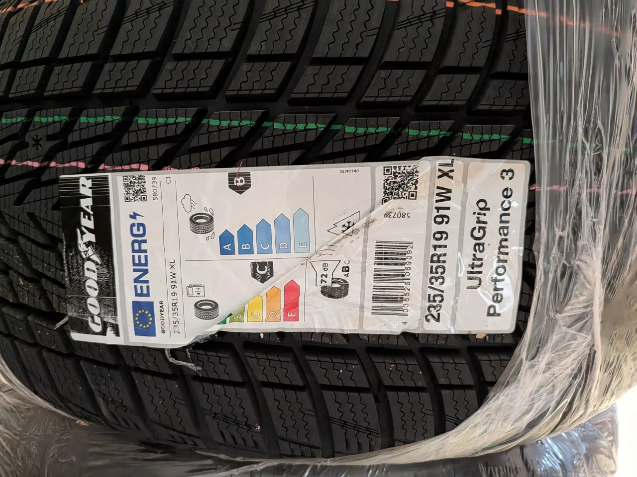 Billede 2 - Goodyear Ultra Grip Performance 3 235/35 R19