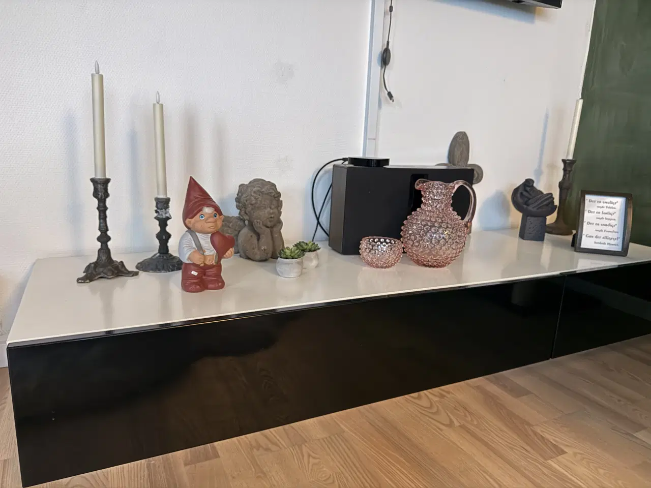 Billede 1 - TV bord, højglans sort/hvid. ILVA