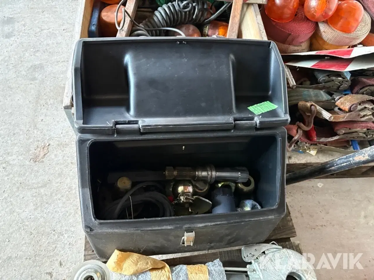 Billede 5 - Værktøjskasse med indhold, til Class traktor