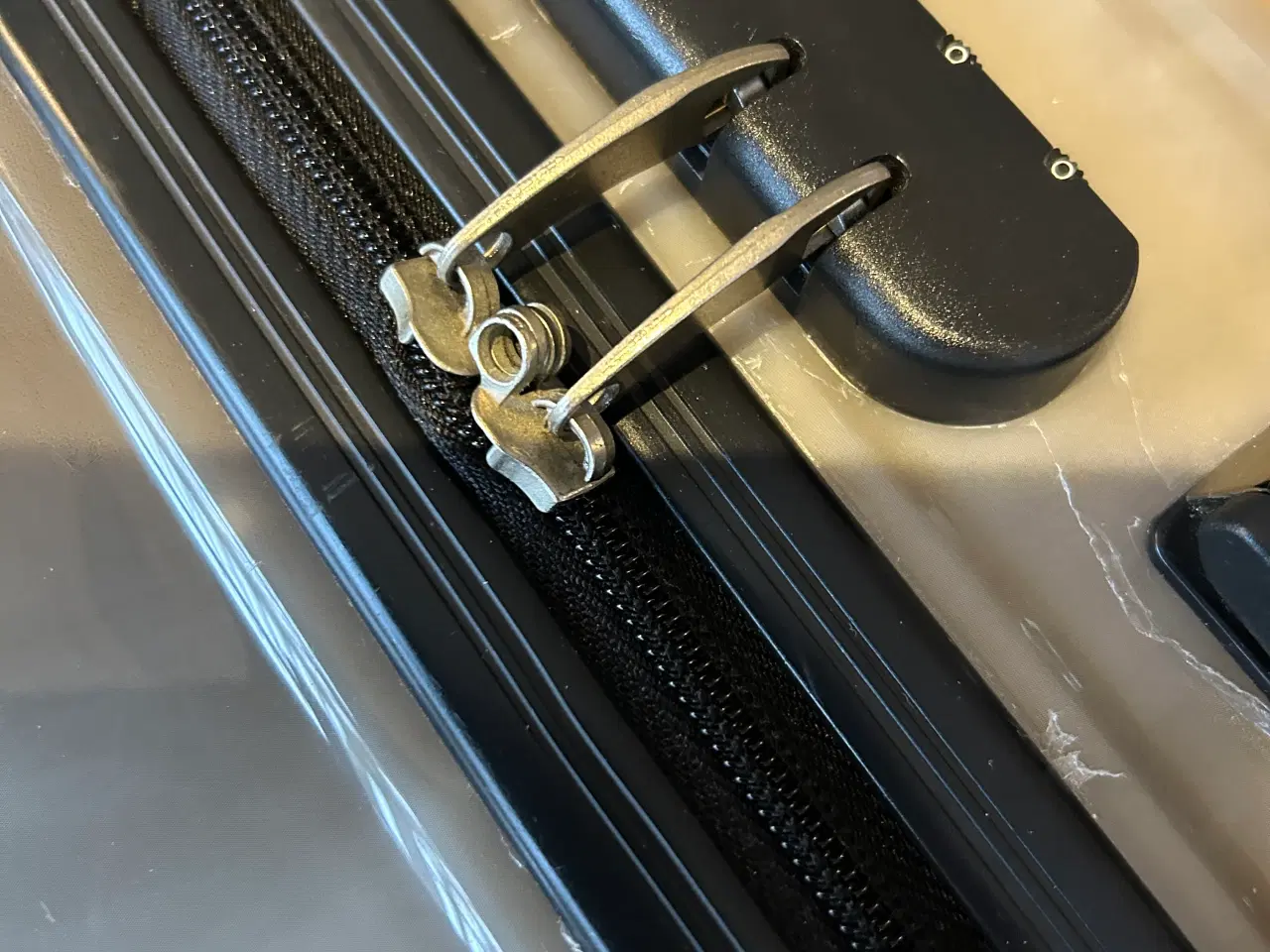 Billede 11 - Næsten ny trolley med 4 hjul og lås