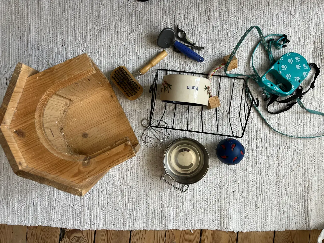 Billede 1 - Kanin tilbehør. Pasning og foder. Træbur