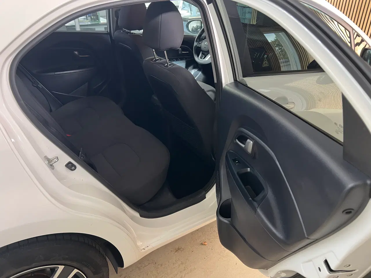 Billede 5 - Kia Rio 1,2 Benzin, 2015