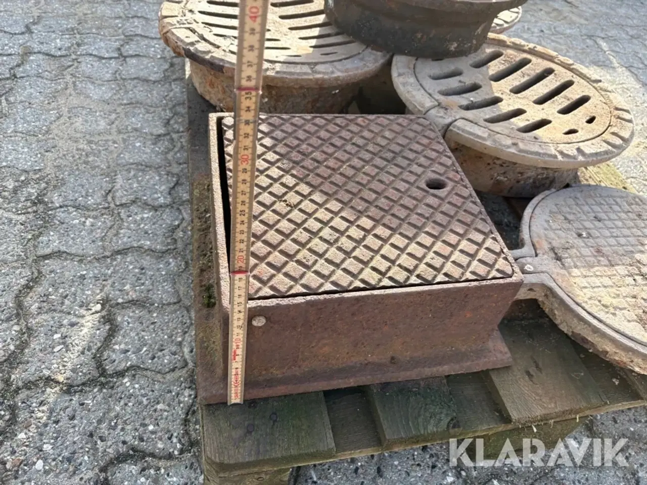 Billede 10 - Brønddækseler 6 styk assorteret