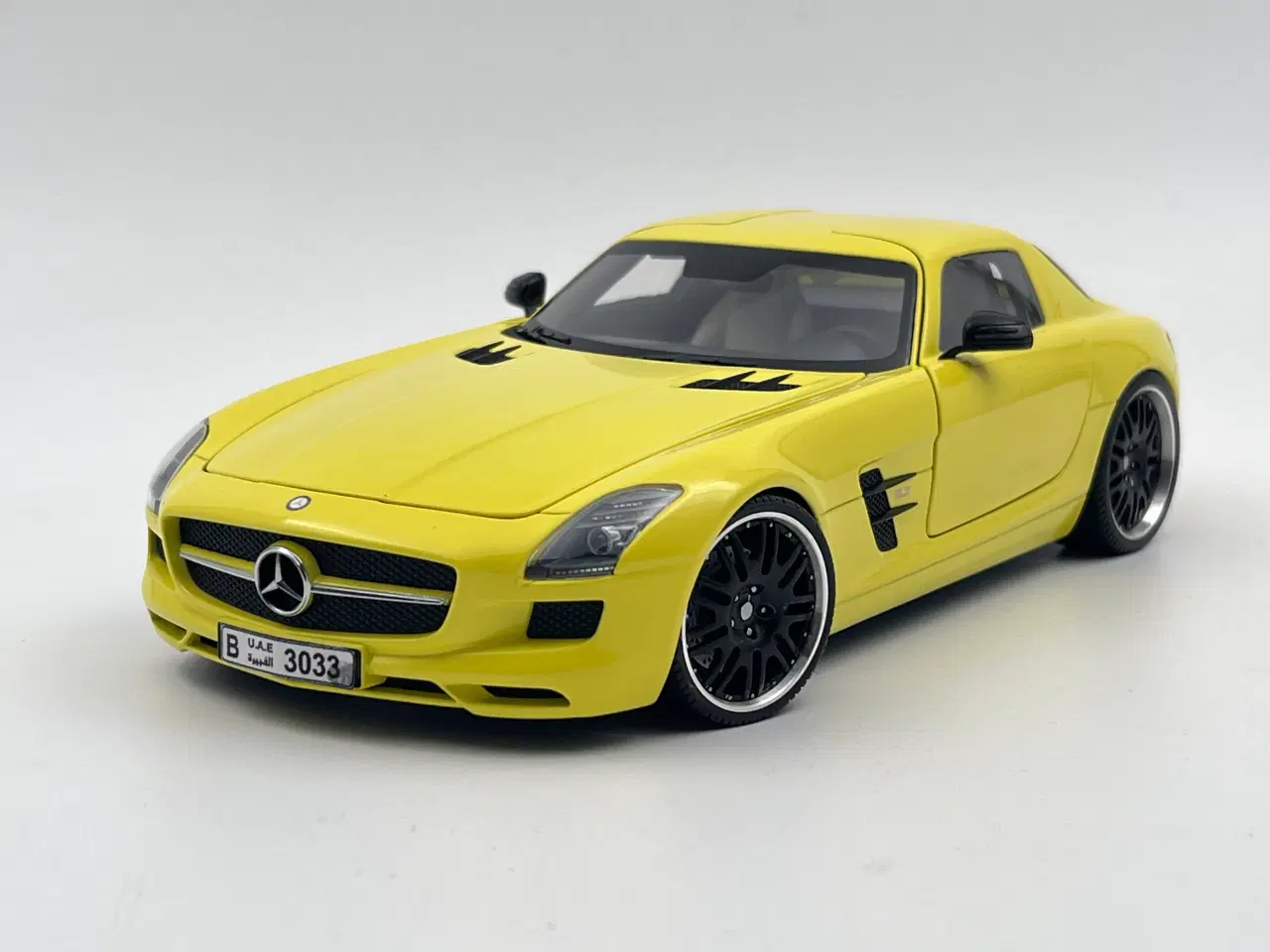 Billede 1 - 2010 Mercedes-Benz SLS 6,3 AMG Coupe 1:18