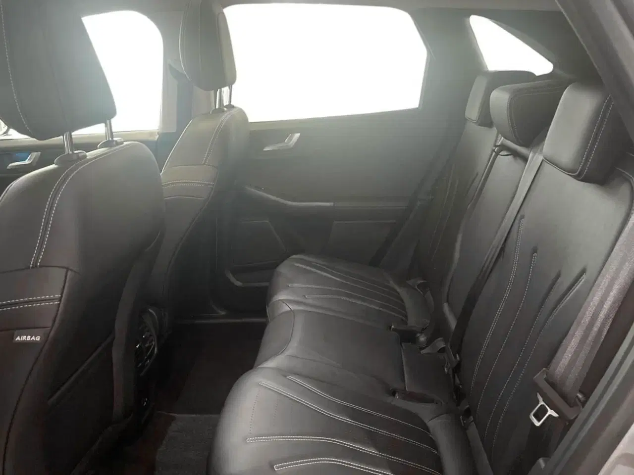 Billede 5 - Super velholdt Ford Kuga Vignale