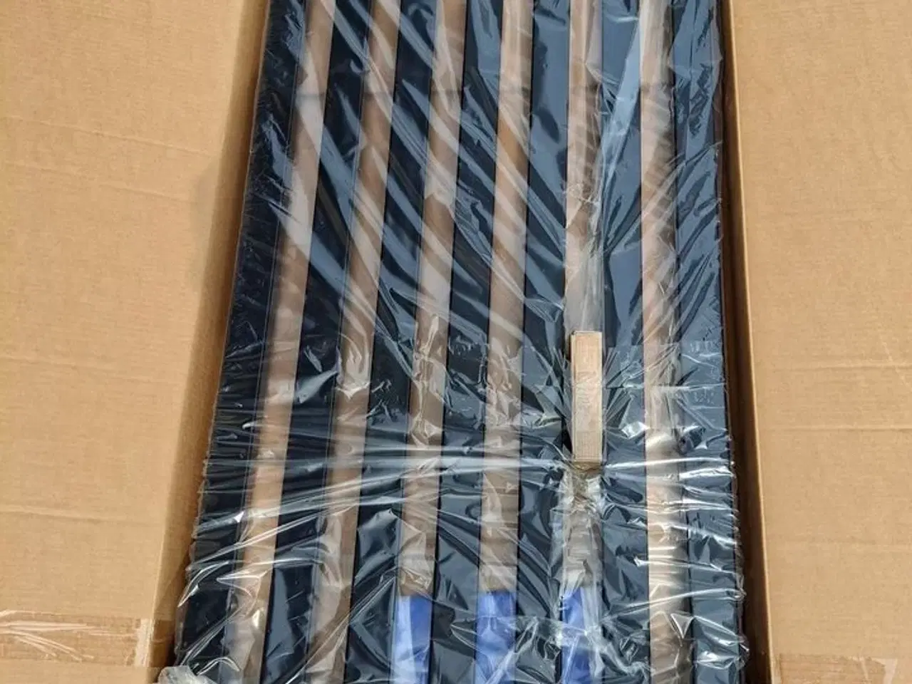 Billede 1 - DARIUS Sort Håndklædtørre 600 x 1200 til vand