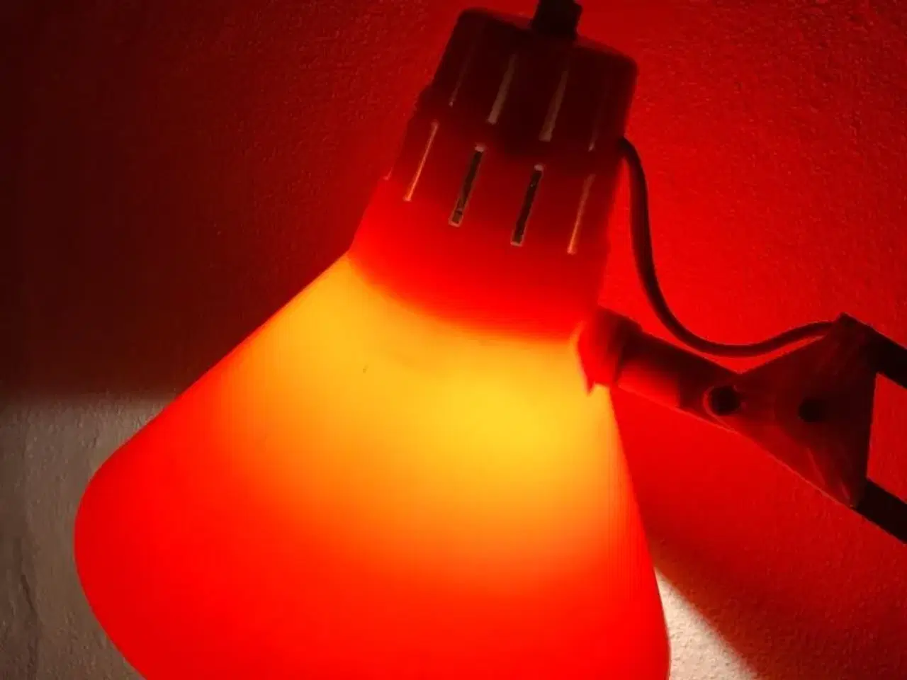 Billede 2 - Rød-orange flot arkitektlampe