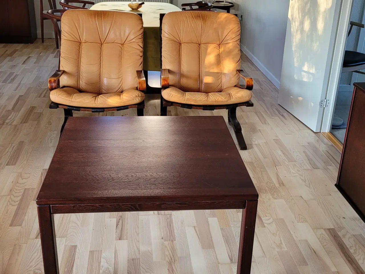 Billede 1 - 4 stk. lette lænestole og 1 firkantet sofabord