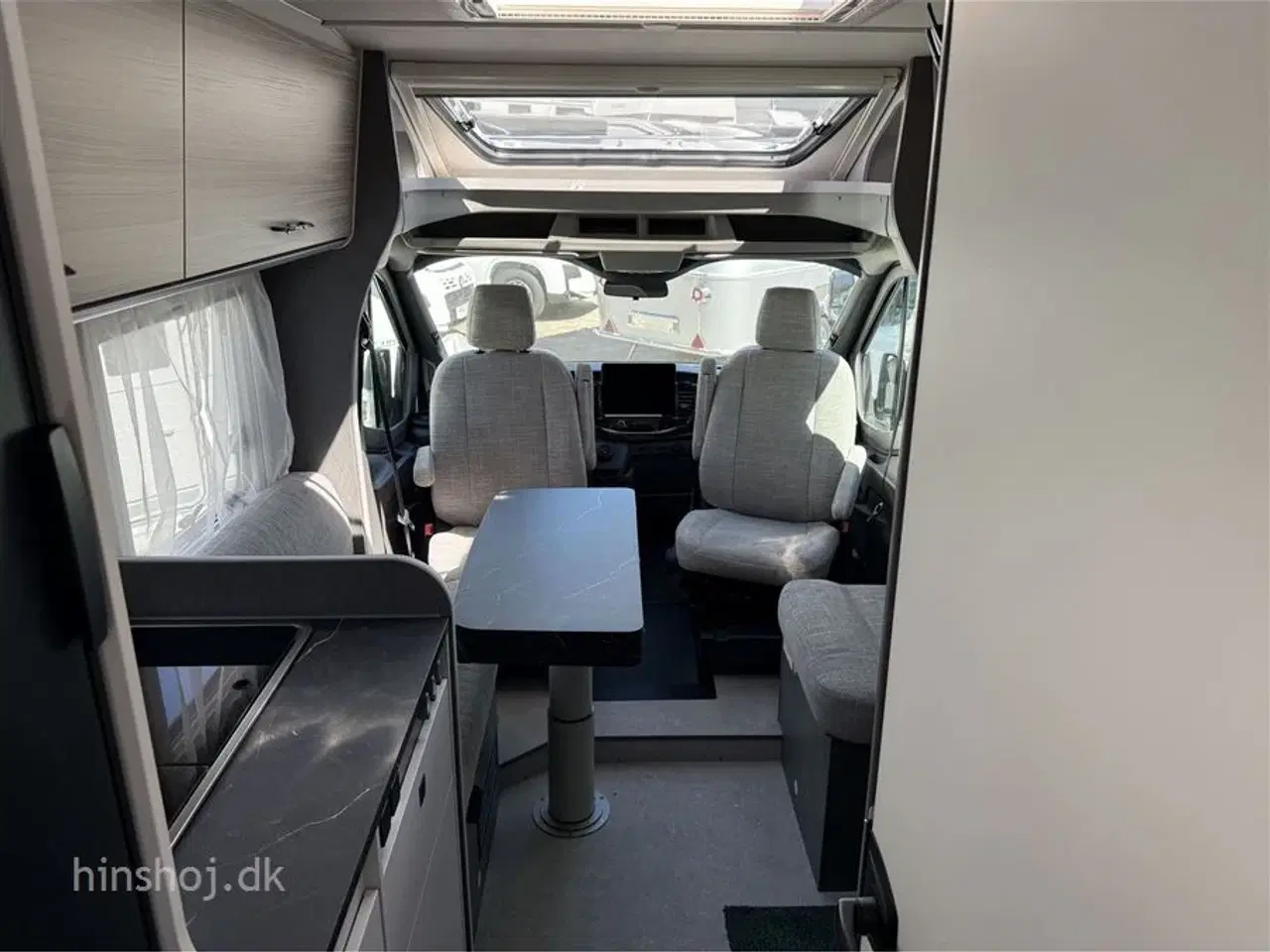 Billede 39 - 2026 - Etrusco V 6.8 SCF Scandic Edition Aut.   2026 Etrusco V 6.8 SCF Scandic Edition med Automatgear fra Hinshøj Caravan.