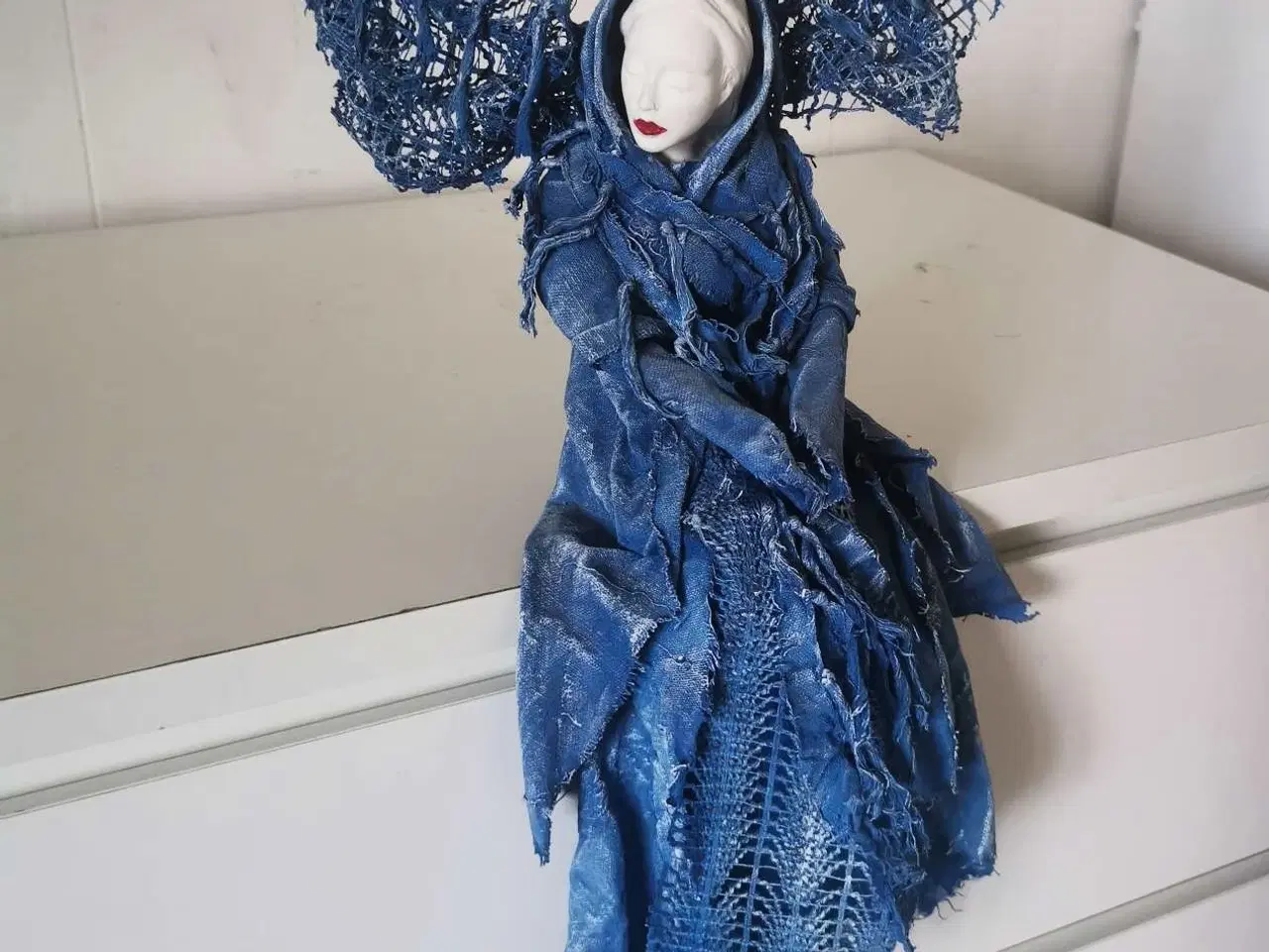 Billede 5 - 💙 Blå Engel – Håndlavet Kunstværk 🕊️