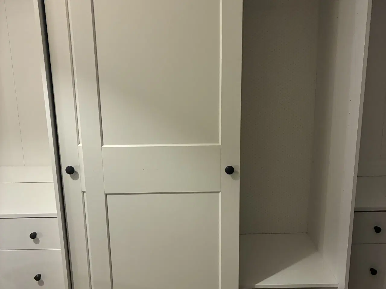 Billede 3 - Hauga garderobeskab - gratis 