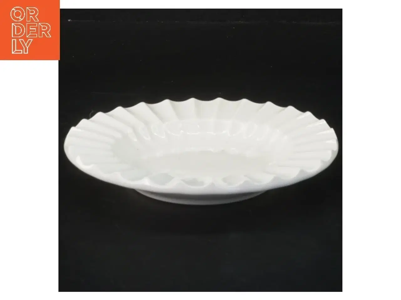 Billede 2 - Hvid porcelænstallerken fra Lyngby Porcellæn (str. Ø 15 cm)