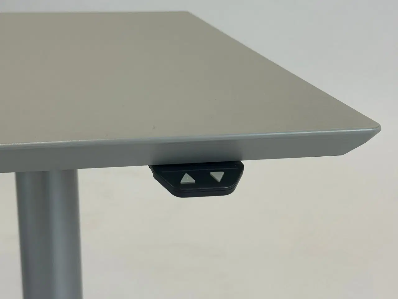 Billede 4 - Hæve-/sænkebord 120x80 - Linak (Grå)