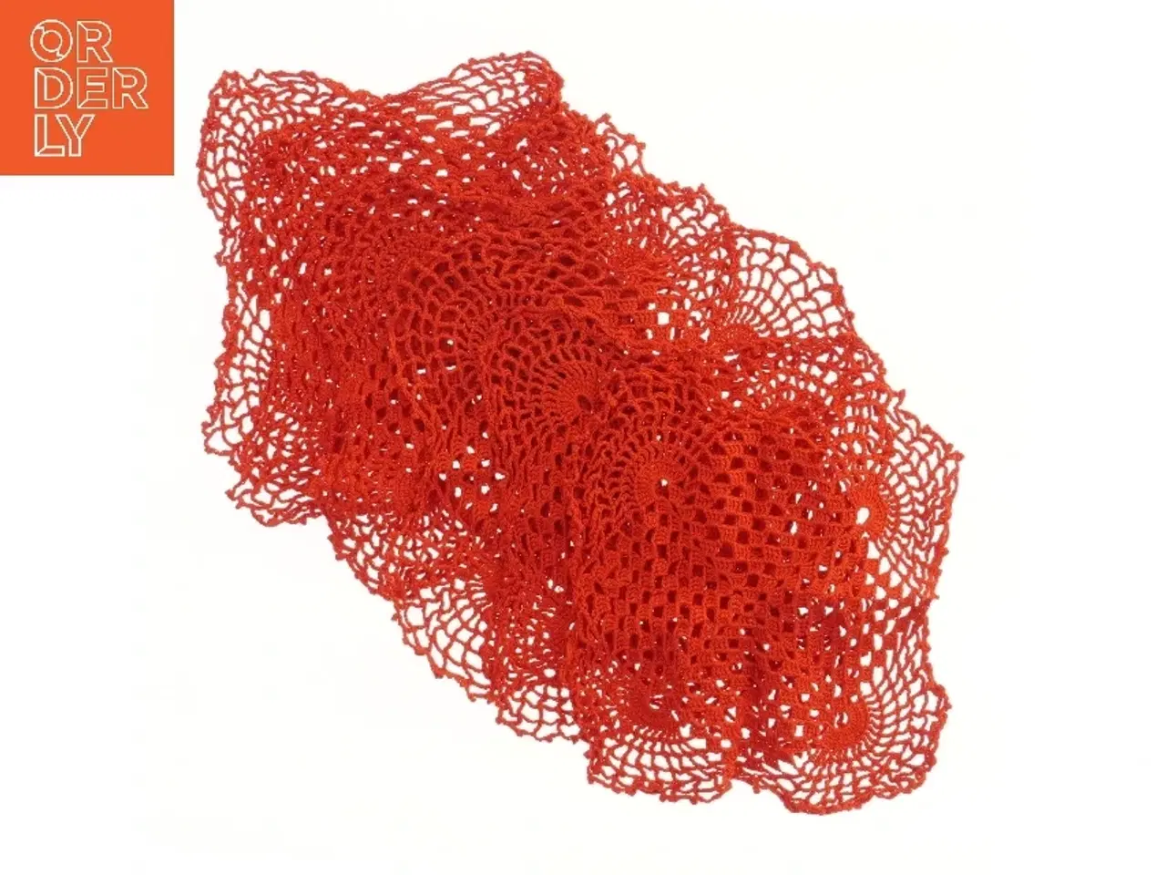 Billede 1 - Røde hæklede servietter (str. 6 styk, 24x22 cm)